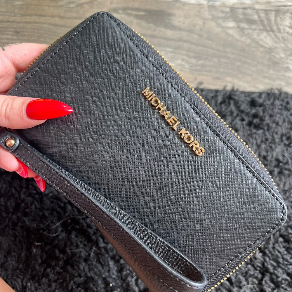 NWOT Michael kors wallet